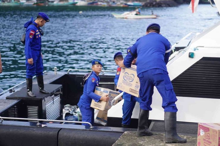 Ditpolairud Polda Sulut Salurkan Bantuan Logistik ke Posko Siau Barat Melalui Tim Aman Nusa II Komitmen Nyata Dalam Pelayanan Masyarakat